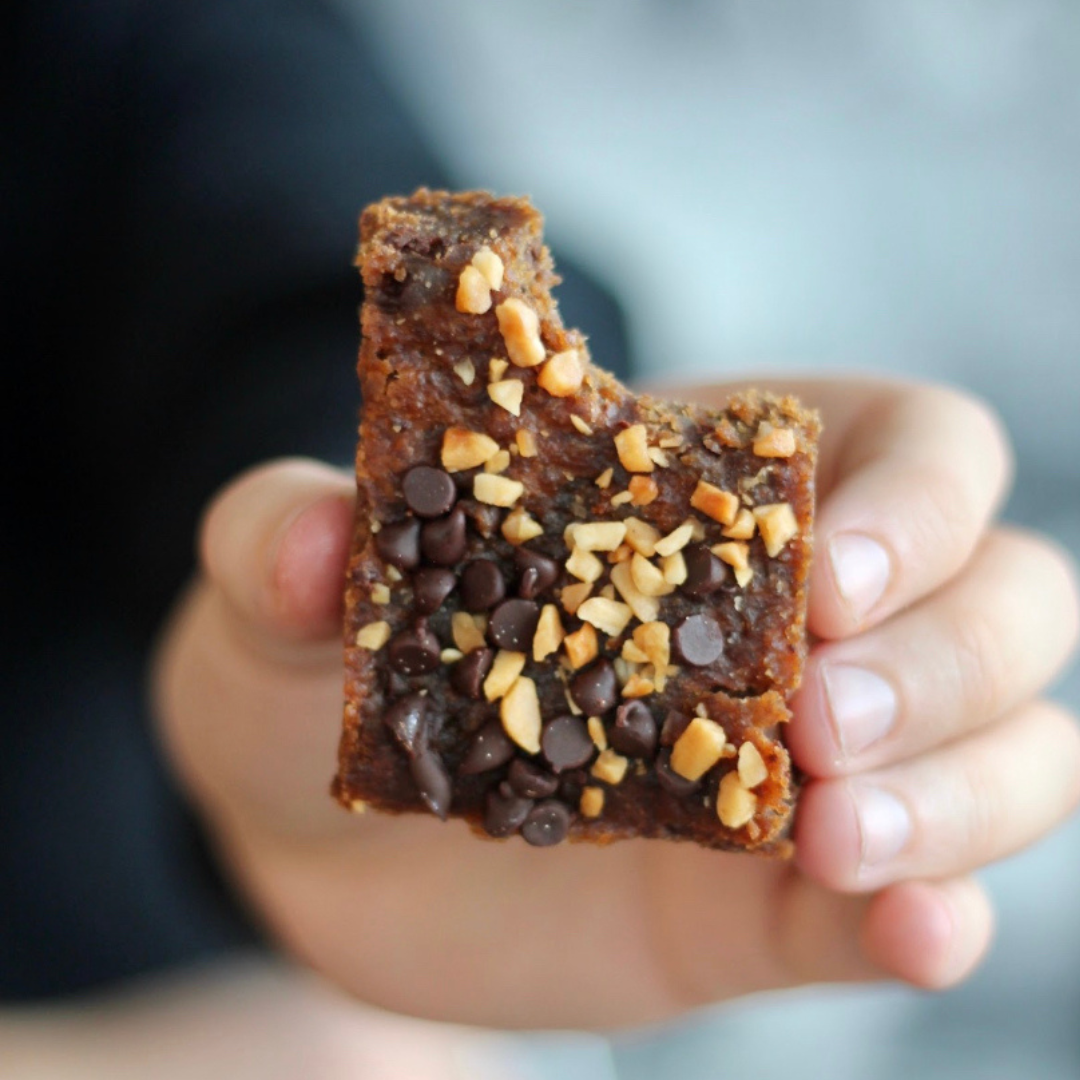 Shockingly Healthy! Salted Peanut Butter Chocolate Chip Blondie 4pack